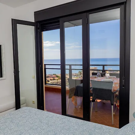 Cubo's Seaview Evy Playa Apartment